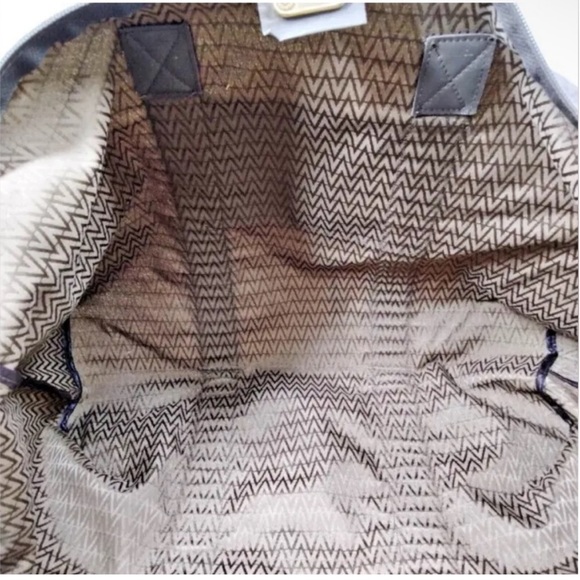 Valentino Boston Bag Tote XLarge Exc Condition - Picture 9 of 10